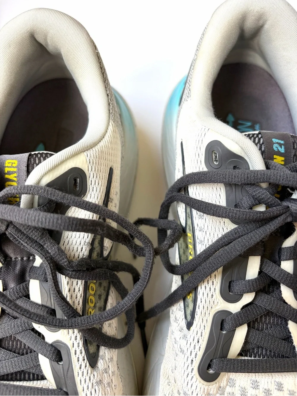 Brooks Men’s Glycerin 21 Running Shoes